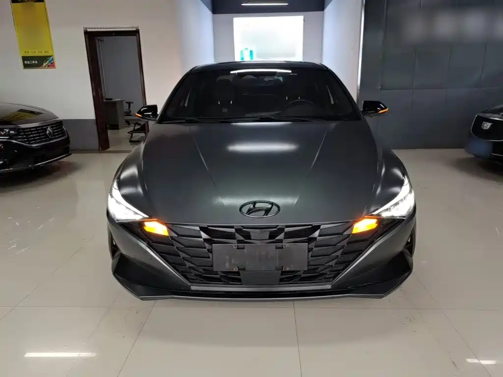Hyundai Elantra 2022