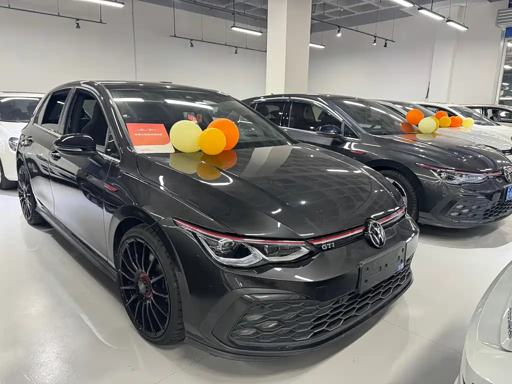 Volkswagen Golf GTI 2024