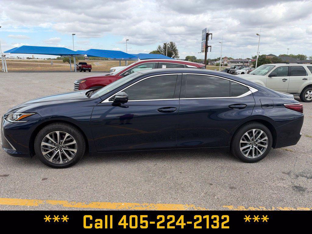 Lexus ES 2023