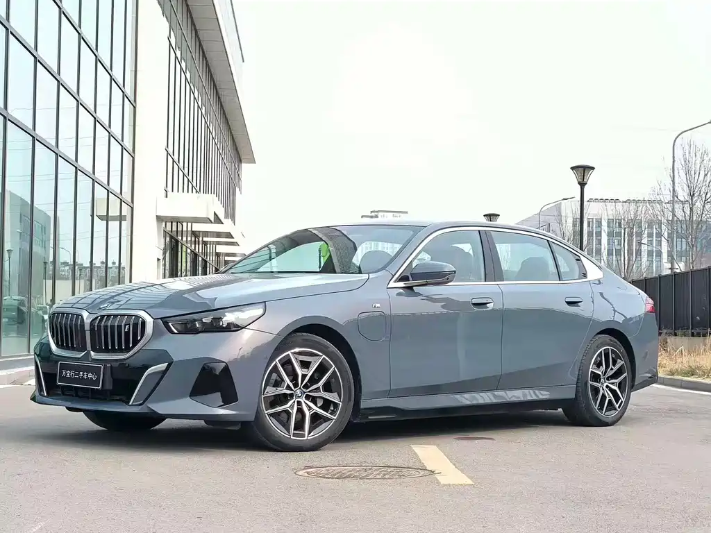 BMW i5 2024
