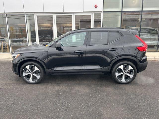 Volvo XC40 2025