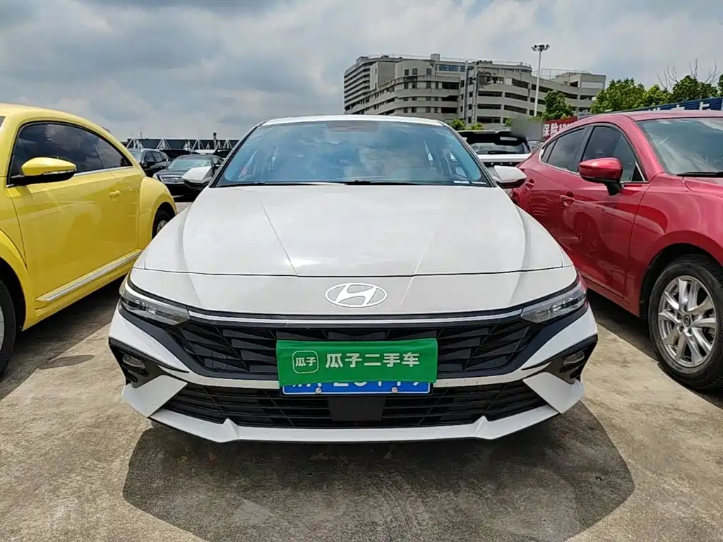 Hyundai Elantra 2024
