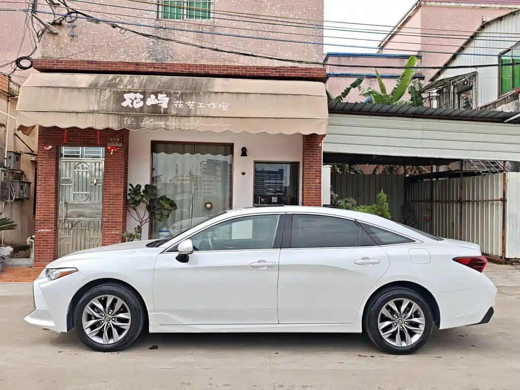 Toyota Avalon 2022