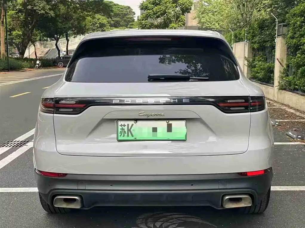 Porsche Cayenne 2021
