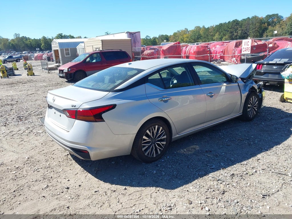 Nissan Altima 2024