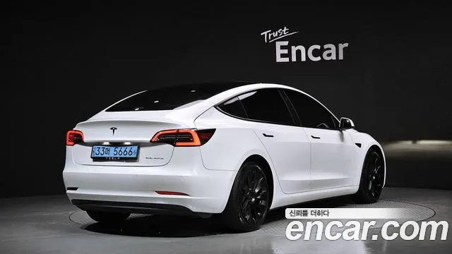 Tesla Model 3 2022