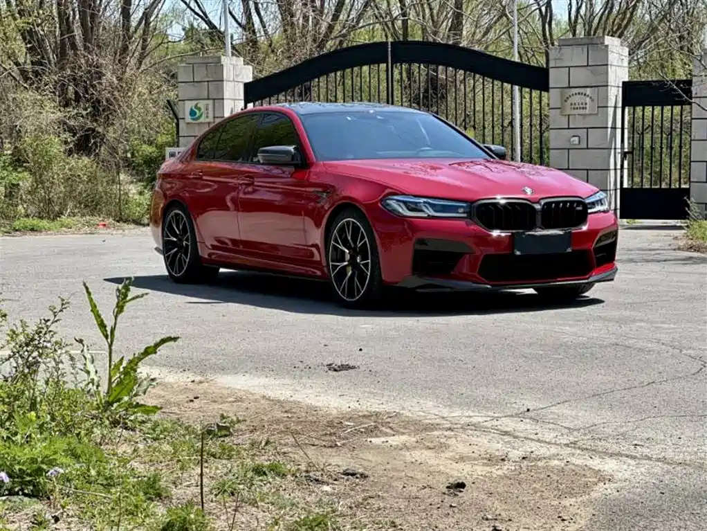 BMW M5 2022