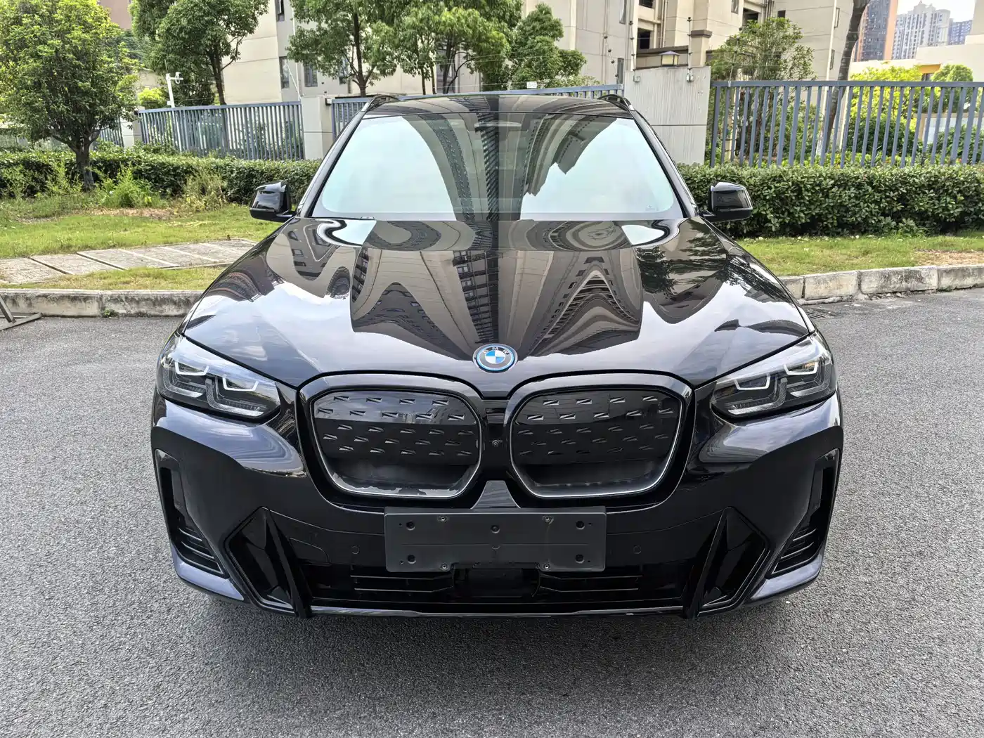 BMW iX3 2024