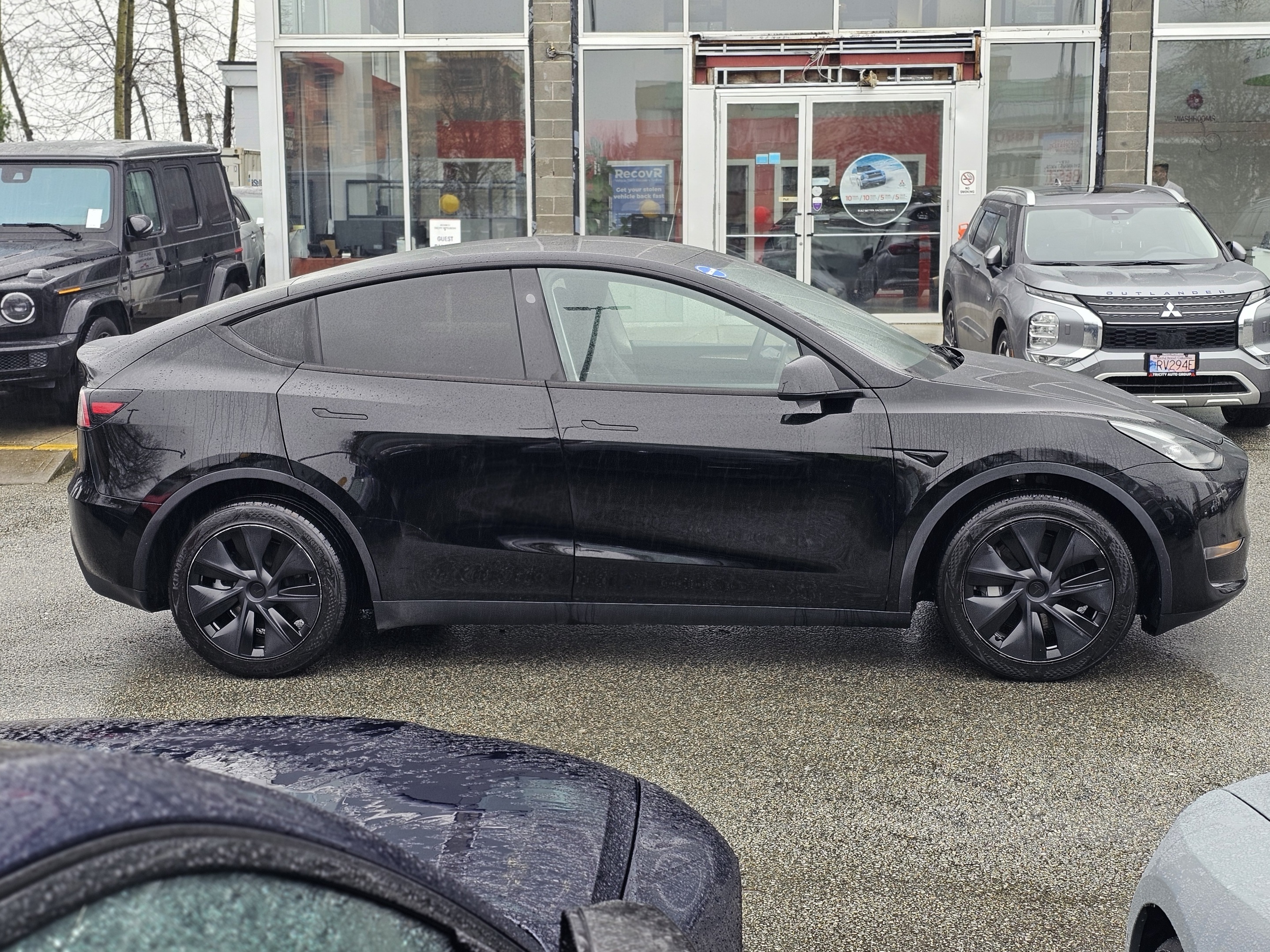 Tesla Model Y 2025