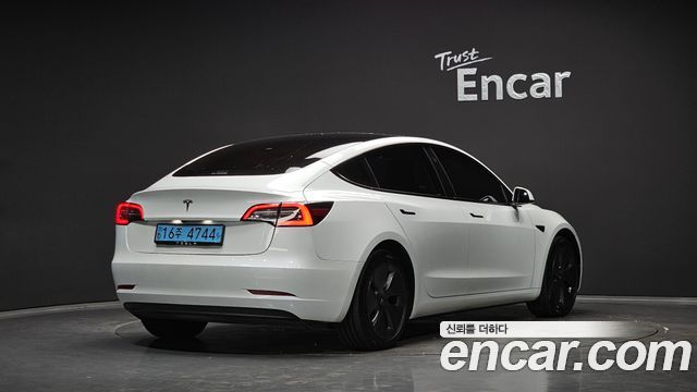 Tesla Model 3 2022