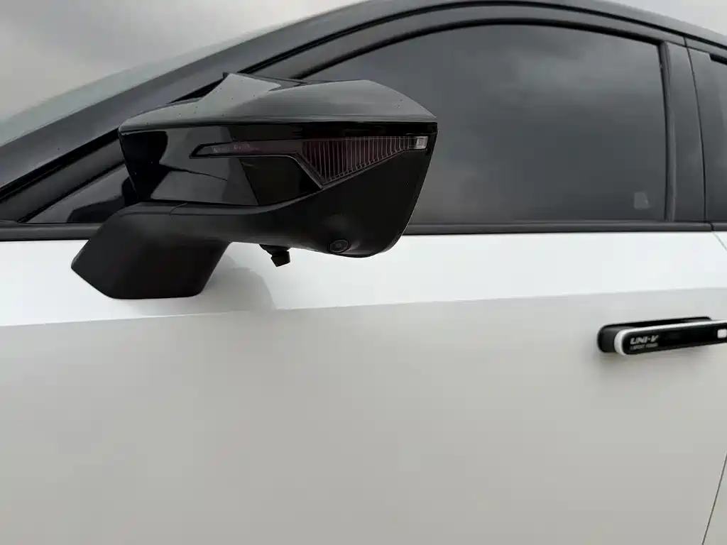 Changan UNI-V 2023