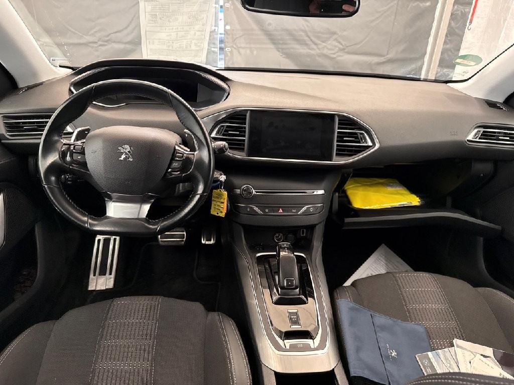 Peugeot 308 2021