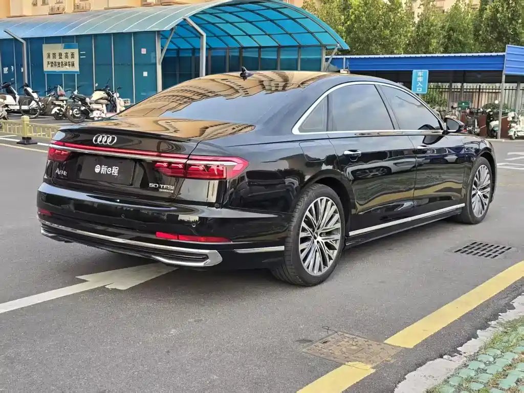 Audi A8 2023