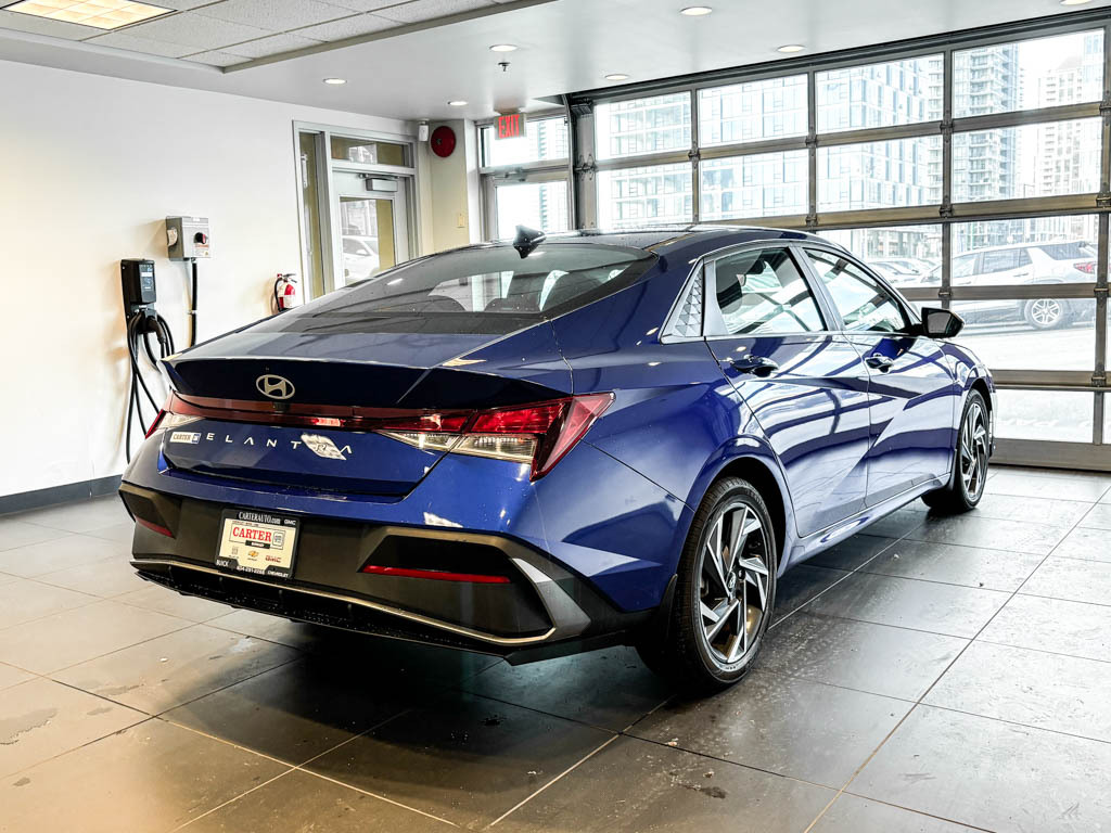 Hyundai Elantra 2024