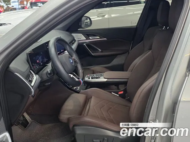 BMW iX1 2024