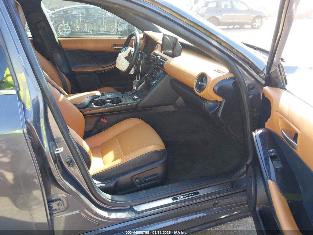 Lexus IS 300 2025