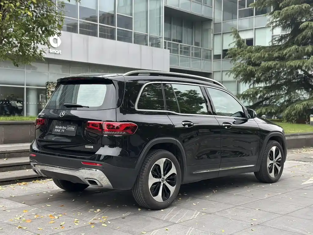 Mercedes-Benz GLB 2023