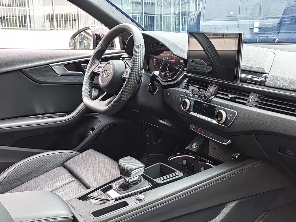 Audi A4 2025