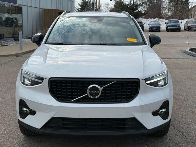 Volvo XC40 2025