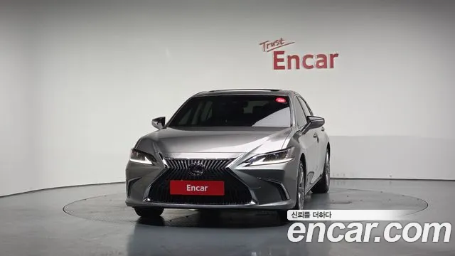 Lexus ES 2021