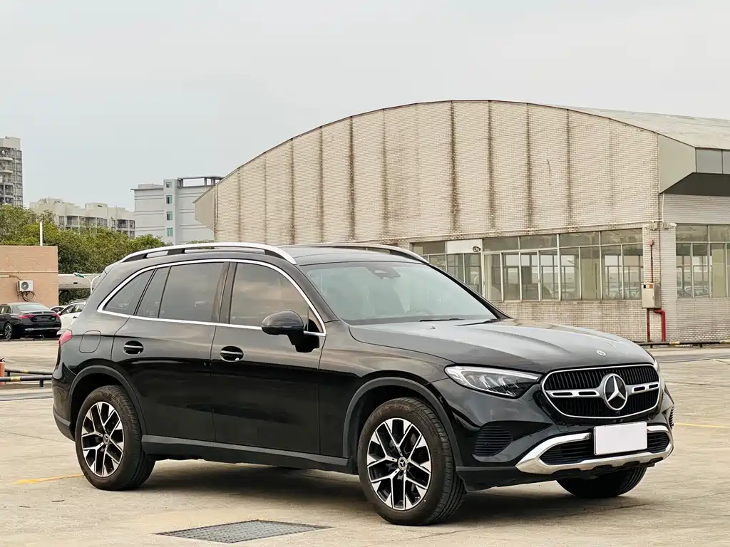 Mercedes-Benz GLC 2023