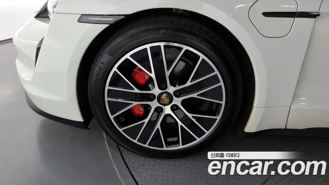 Porsche Taycan 2021