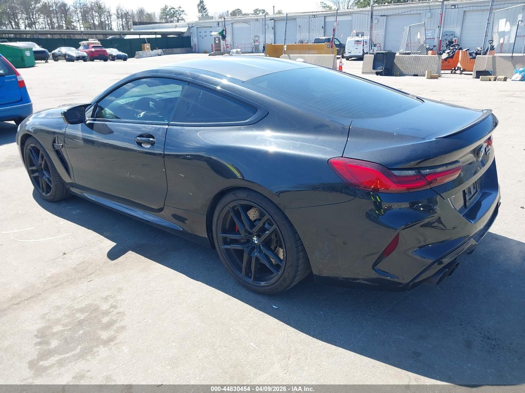 BMW M8 2022