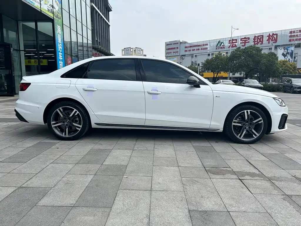 Audi A4 2022