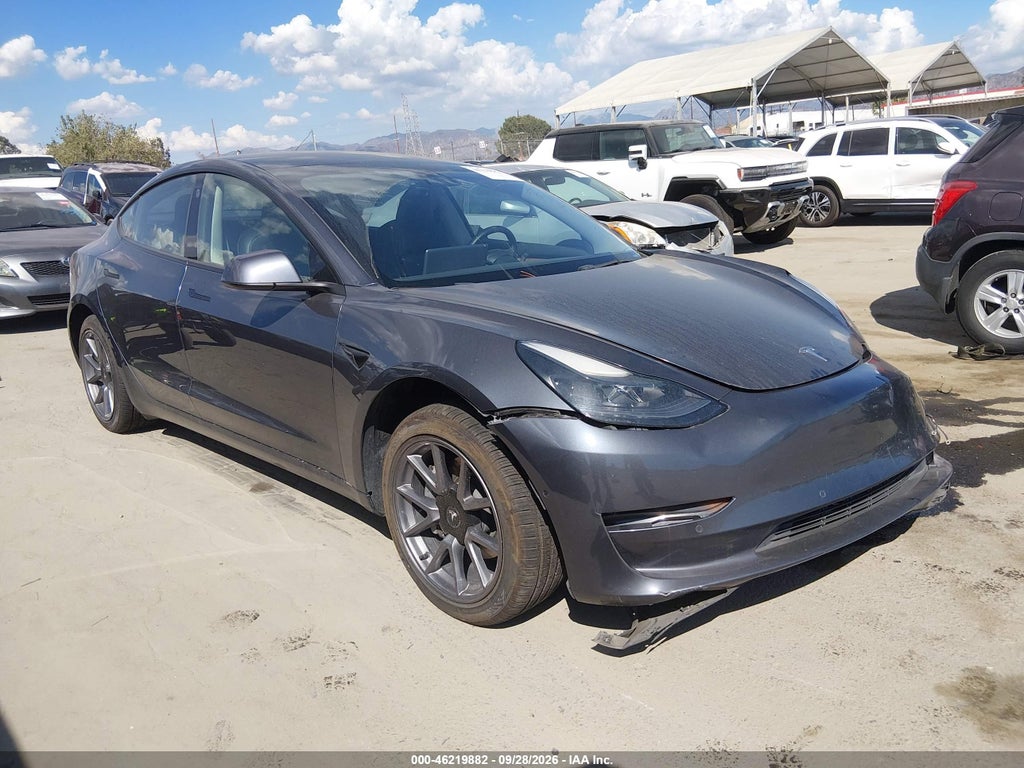Tesla Model 3 2022