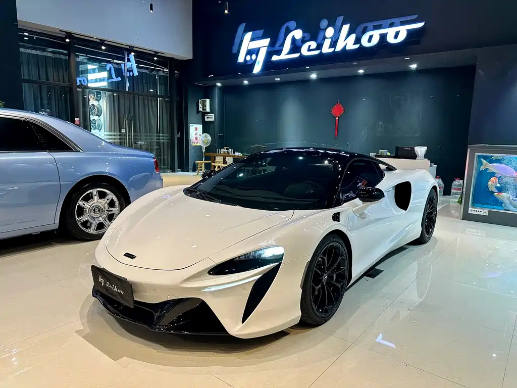 McLaren Artura 2024