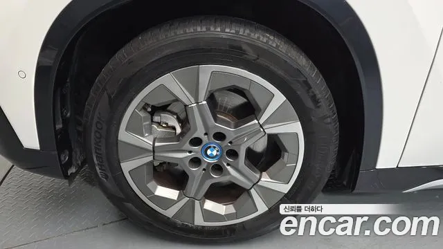 BMW iX1 2024