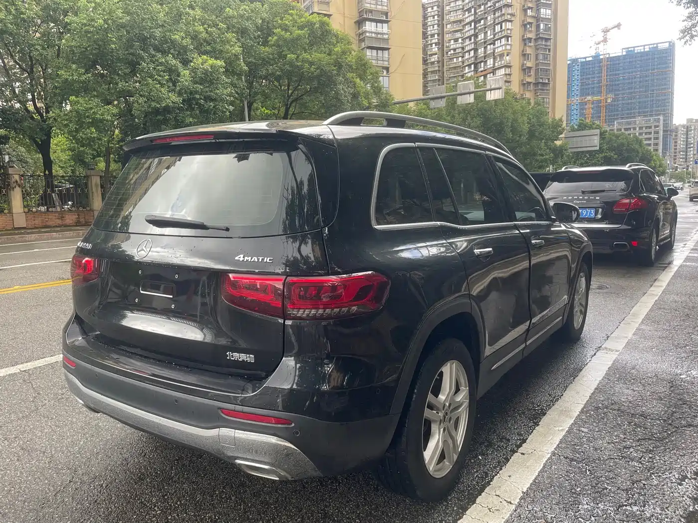 Mercedes-Benz GLB 2023