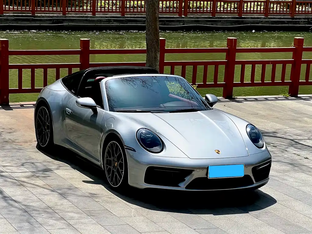 Porsche 911 2023