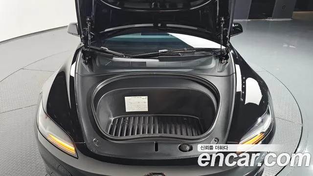 Tesla Model 3 2024