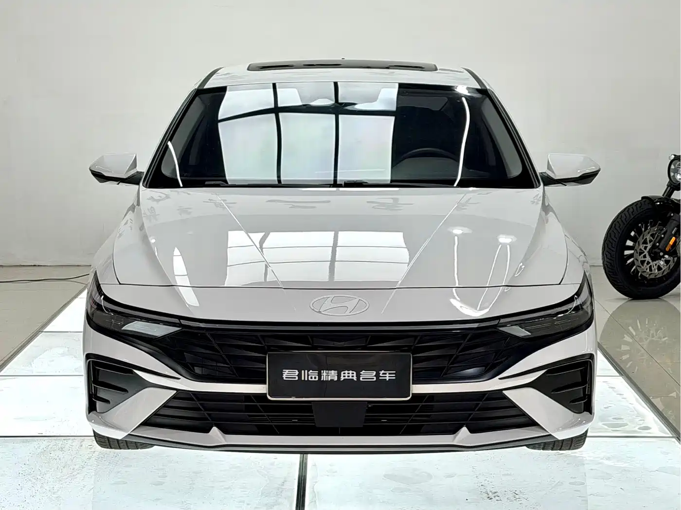 Hyundai Elantra 2023