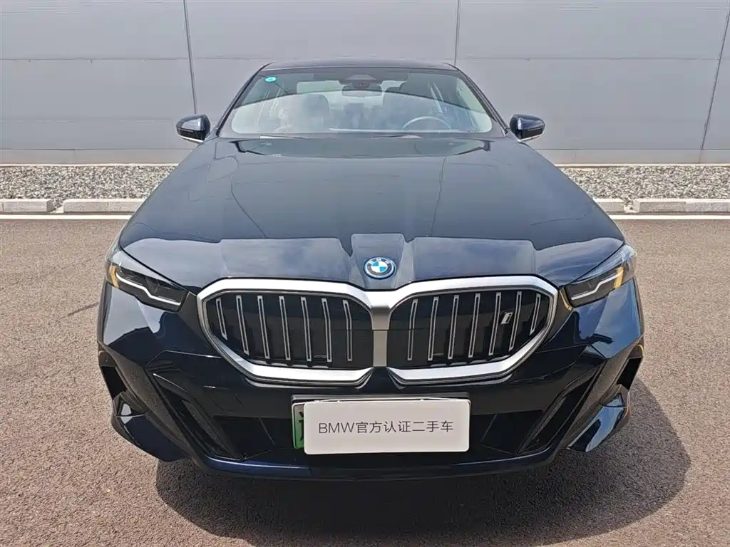 BMW i5 2025