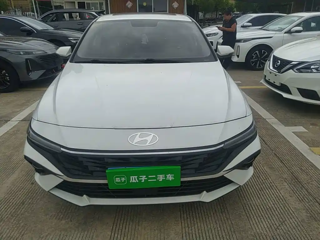 Hyundai Elantra 2024