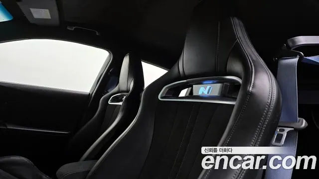 Hyundai Veloster 2021