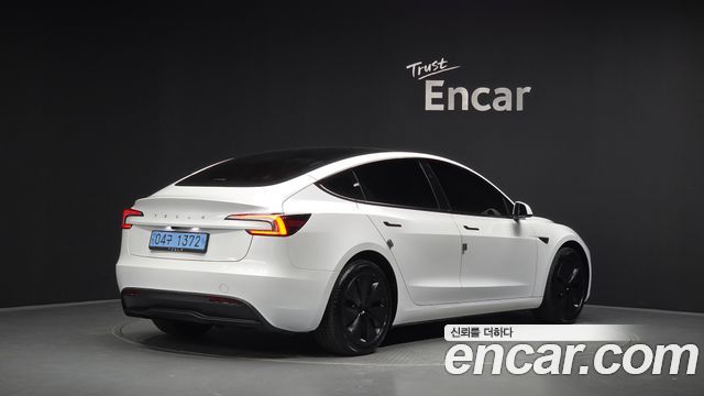 Tesla Model 3 2024