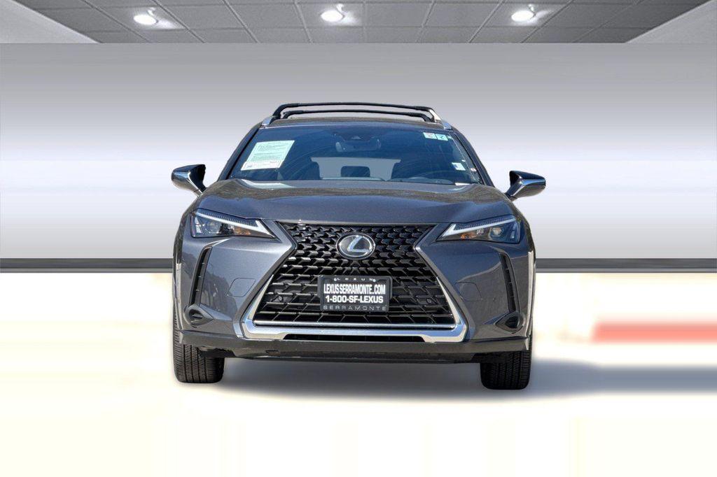 Lexus UX 2024