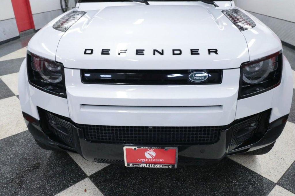 Land Rover Defender 2023
