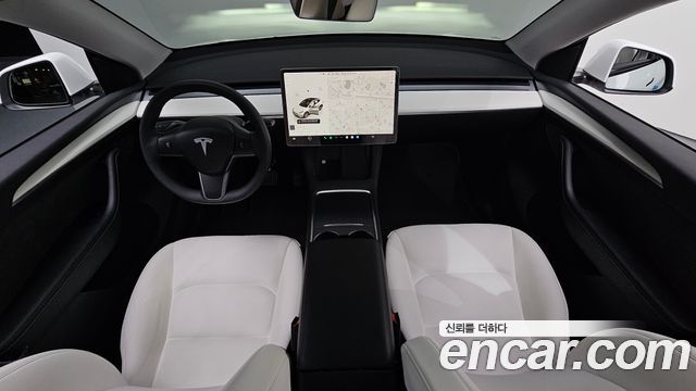 Tesla Model Y 2024