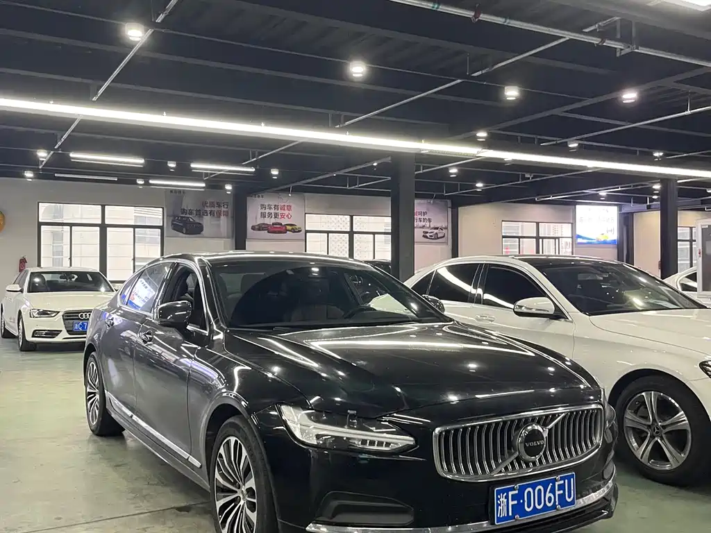 Volvo S90 2023