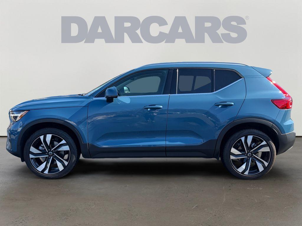 Volvo XC40 2025