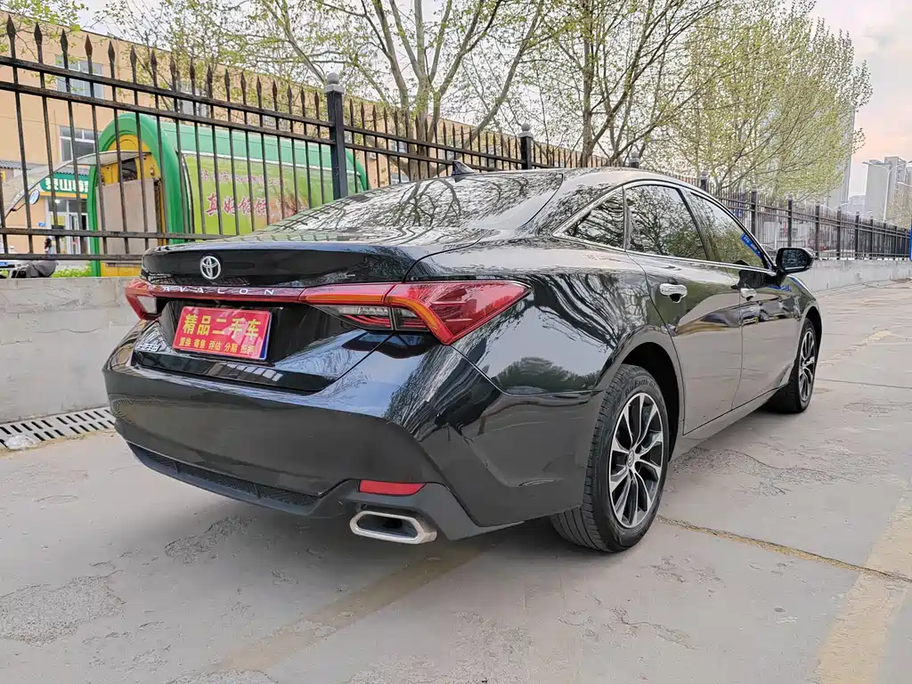 Toyota Avalon 2023