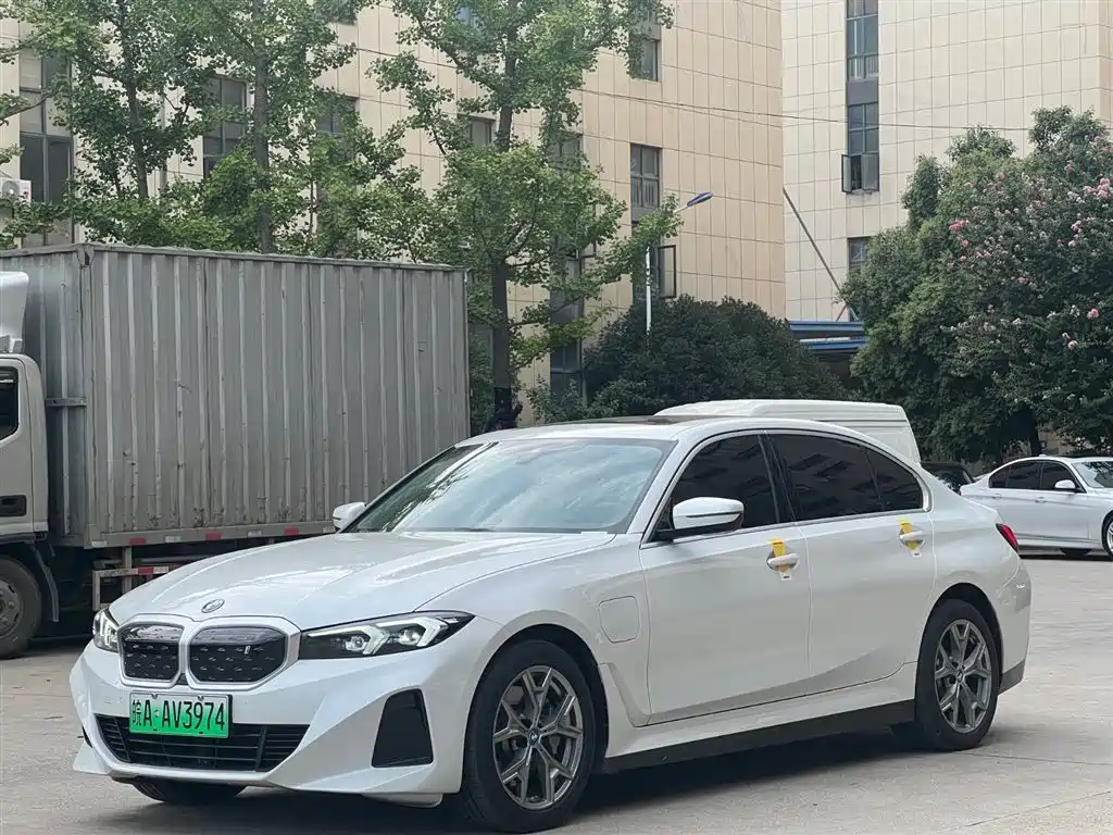 BMW i3 2024
