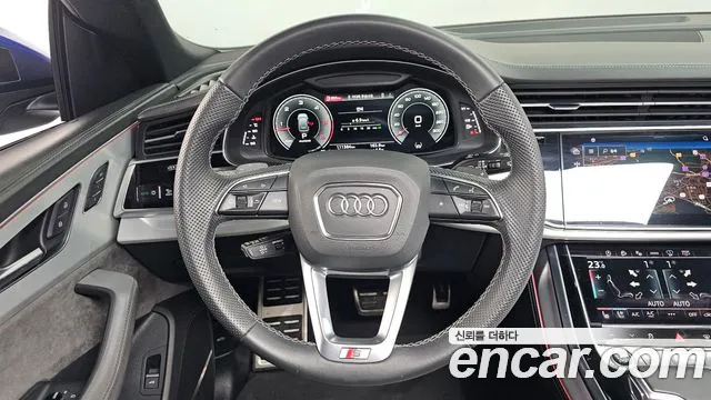 Audi Q8 2021