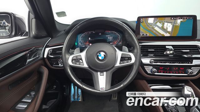 BMW 5 серии 2023