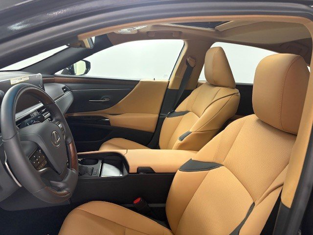 Lexus ES 2025