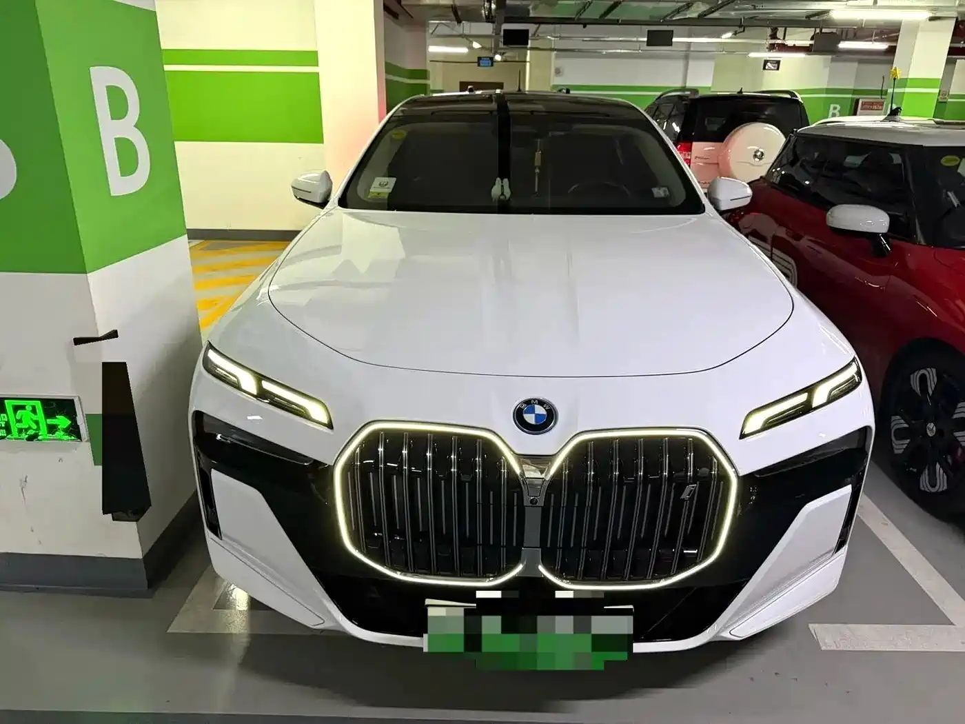 BMW i7 2024